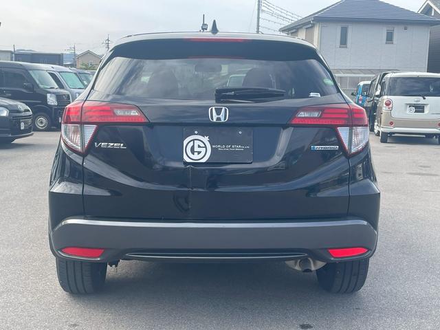 ヴェゼル ハイブリッド 純正ナビ・Bluetooth・パドルシフト・クルーズコントロール・ETC・TV・DVD・CD・ステアリングスイッチ・プッシュスタート・オートエアコン・横滑り防止・盗難防止装置・ABS・スマートキー(13枚目)