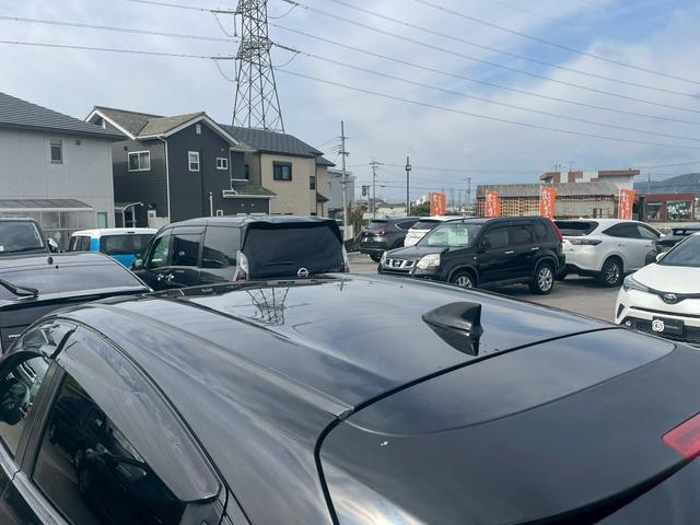 ヴェゼル ハイブリッド 純正ナビ・Bluetooth・パドルシフト・クルーズコントロール・ETC・TV・DVD・CD・ステアリングスイッチ・プッシュスタート・オートエアコン・横滑り防止・盗難防止装置・ABS・スマートキー(21枚目)