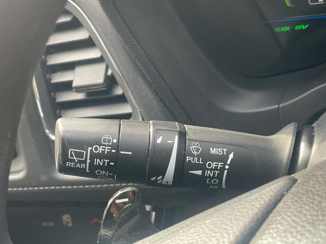 ヴェゼル ハイブリッド 純正ナビ・Bluetooth・パドルシフト・クルーズコントロール・ETC・TV・DVD・CD・ステアリングスイッチ・プッシュスタート・オートエアコン・横滑り防止・盗難防止装置・ABS・スマートキー(32枚目)