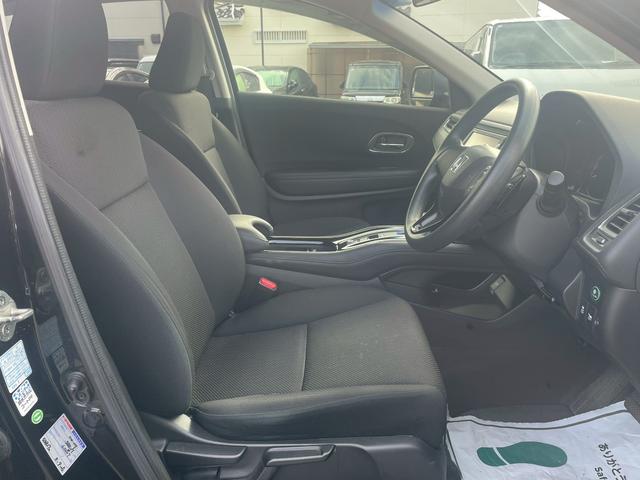 ヴェゼル ハイブリッド 純正ナビ・Bluetooth・パドルシフト・クルーズコントロール・ETC・TV・DVD・CD・ステアリングスイッチ・プッシュスタート・オートエアコン・横滑り防止・盗難防止装置・ABS・スマートキー(42枚目)