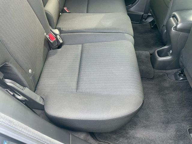 ヴェゼル ハイブリッド 純正ナビ・Bluetooth・パドルシフト・クルーズコントロール・ETC・TV・DVD・CD・ステアリングスイッチ・プッシュスタート・オートエアコン・横滑り防止・盗難防止装置・ABS・スマートキー(46枚目)