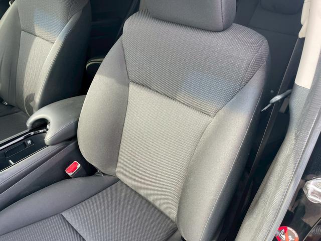 ヴェゼル ハイブリッド 純正ナビ・Bluetooth・パドルシフト・クルーズコントロール・ETC・TV・DVD・CD・ステアリングスイッチ・プッシュスタート・オートエアコン・横滑り防止・盗難防止装置・ABS・スマートキー(53枚目)