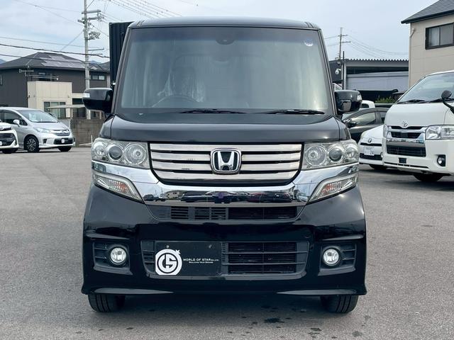 ☆ボディガラスコーテイング☆時間をかけて丁寧にポリッシャーで磨き上げた後、専用のガラス系被膜剤でコーティングし、お車本来の輝きを取り戻し、ボデイ全体をピカピカに仕上げます！大好評でオススメです♪