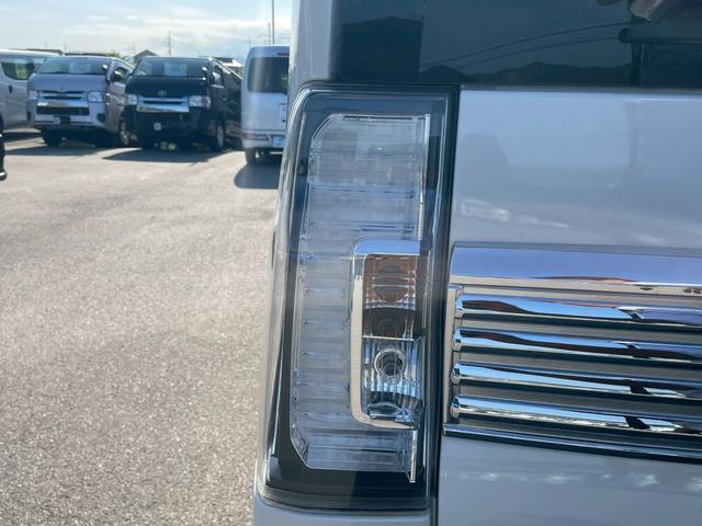 タント カスタムＲＳ　トップエディションＳＡＩＩＩ　純正８インチナビ・全方位カメラ・バックカメラ・後席モニター・衝突軽減ブレーキ・両側パワースライドドア・シートヒーター・ｂｌｌｕｅｔｏｏｔｈ・スマートアシスト・ＥＴＣ・オートハイビーム・ＤＶＤ・ＣＤ（23枚目）