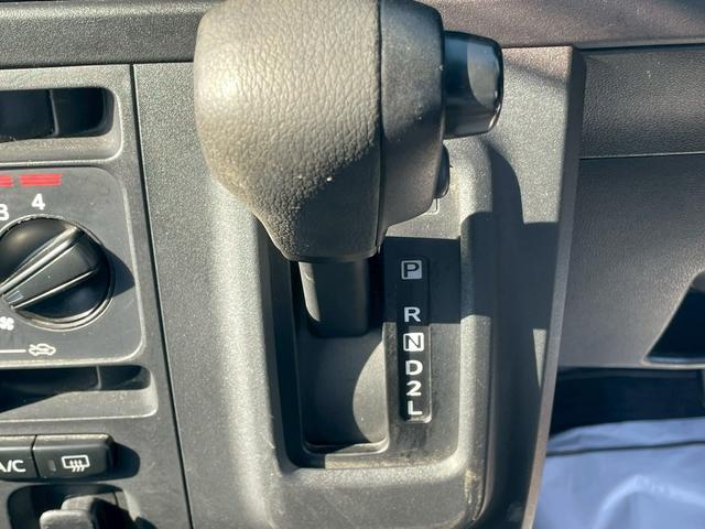 ハイゼットカーゴ ＤＸ　ＳＡＩＩＩ　ナビ・衝突軽減ブレーキ・オートハイビーム・クリアランスソナー・ＥＴＣ・フルセグＴＶ・ＤＶＤ・ＣＤ・パワーウインドウ・両側スライドドア・ヘッドライトレベライザー・ＦＭ・ＡＭ（31枚目）