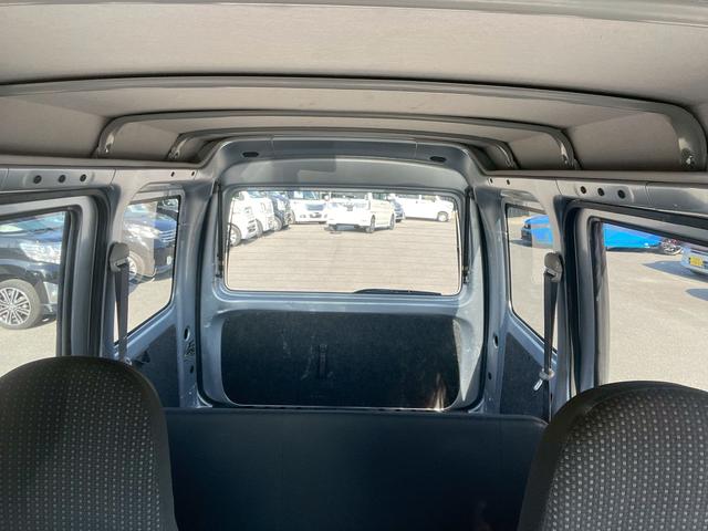 ハイゼットカーゴ ＤＸ　ＳＡＩＩＩ　ナビ・衝突軽減ブレーキ・オートハイビーム・クリアランスソナー・ＥＴＣ・フルセグＴＶ・ＤＶＤ・ＣＤ・パワーウインドウ・両側スライドドア・ヘッドライトレベライザー・ＦＭ・ＡＭ（63枚目）