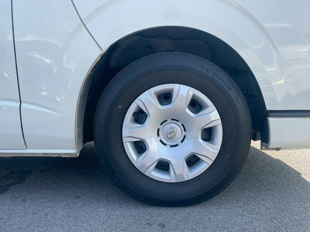 ハイエースバン ＤＸ　ＧＬパッケージ　ＬＥＤヘッドライト・衝突軽減ブレーキ・助手席エアバック・バックカメラ・ナビ・Ｂｌｕｅｔｏｏｔｈ・オートヘッドライト・トヨタセーフティセンス・ビルトインＥＴＣ・ＤＶＤ・ＣＤ・両側スライドドア（23枚目）