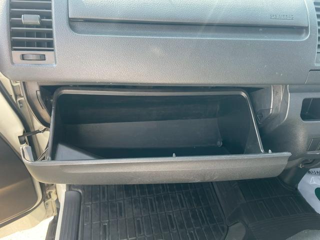 ハイエースバン ＤＸ　ＧＬパッケージ　ＬＥＤヘッドライト・衝突軽減ブレーキ・助手席エアバック・バックカメラ・ナビ・Ｂｌｕｅｔｏｏｔｈ・オートヘッドライト・トヨタセーフティセンス・ビルトインＥＴＣ・ＤＶＤ・ＣＤ・両側スライドドア（25枚目）