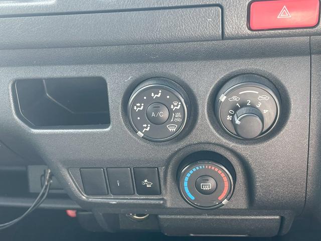 ハイエースバン ＤＸ　ＧＬパッケージ　ＬＥＤヘッドライト・衝突軽減ブレーキ・助手席エアバック・バックカメラ・ナビ・Ｂｌｕｅｔｏｏｔｈ・オートヘッドライト・トヨタセーフティセンス・ビルトインＥＴＣ・ＤＶＤ・ＣＤ・両側スライドドア（29枚目）