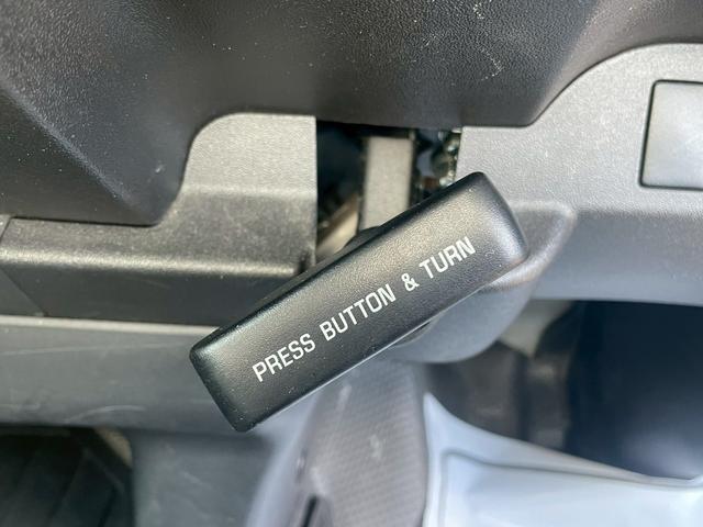 ハイエースバン ＤＸ　ＧＬパッケージ　ＬＥＤヘッドライト・衝突軽減ブレーキ・助手席エアバック・バックカメラ・ナビ・Ｂｌｕｅｔｏｏｔｈ・オートヘッドライト・トヨタセーフティセンス・ビルトインＥＴＣ・ＤＶＤ・ＣＤ・両側スライドドア（43枚目）