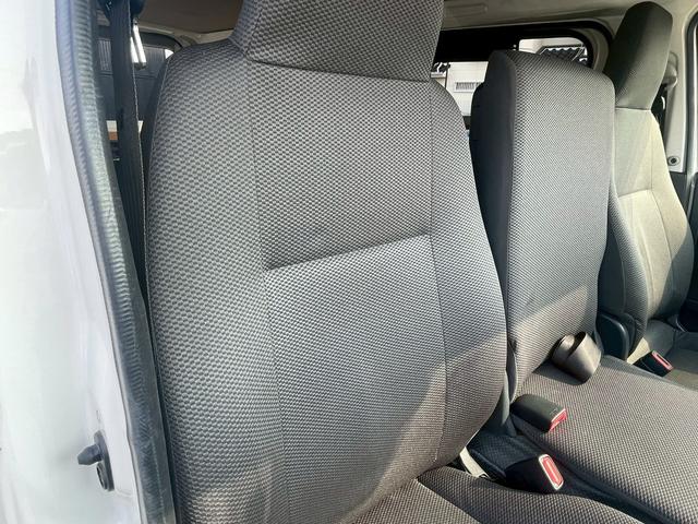 ハイエースバン ＤＸ　ＧＬパッケージ　ＬＥＤヘッドライト・衝突軽減ブレーキ・助手席エアバック・バックカメラ・ナビ・Ｂｌｕｅｔｏｏｔｈ・オートヘッドライト・トヨタセーフティセンス・ビルトインＥＴＣ・ＤＶＤ・ＣＤ・両側スライドドア（46枚目）