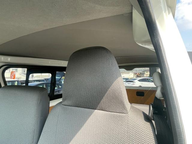 ハイエースバン ＤＸ　ＧＬパッケージ　ＬＥＤヘッドライト・衝突軽減ブレーキ・助手席エアバック・バックカメラ・ナビ・Ｂｌｕｅｔｏｏｔｈ・オートヘッドライト・トヨタセーフティセンス・ビルトインＥＴＣ・ＤＶＤ・ＣＤ・両側スライドドア（54枚目）