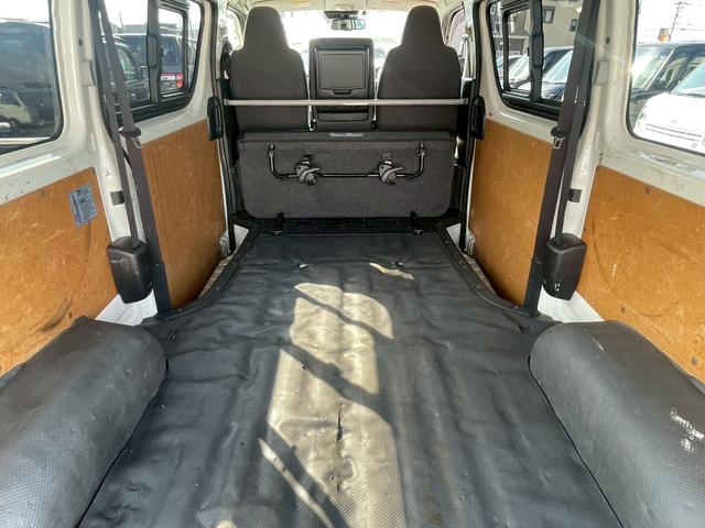 ハイエースバン ＤＸ　ＧＬパッケージ　ＬＥＤヘッドライト・衝突軽減ブレーキ・助手席エアバック・バックカメラ・ナビ・Ｂｌｕｅｔｏｏｔｈ・オートヘッドライト・トヨタセーフティセンス・ビルトインＥＴＣ・ＤＶＤ・ＣＤ・両側スライドドア（59枚目）