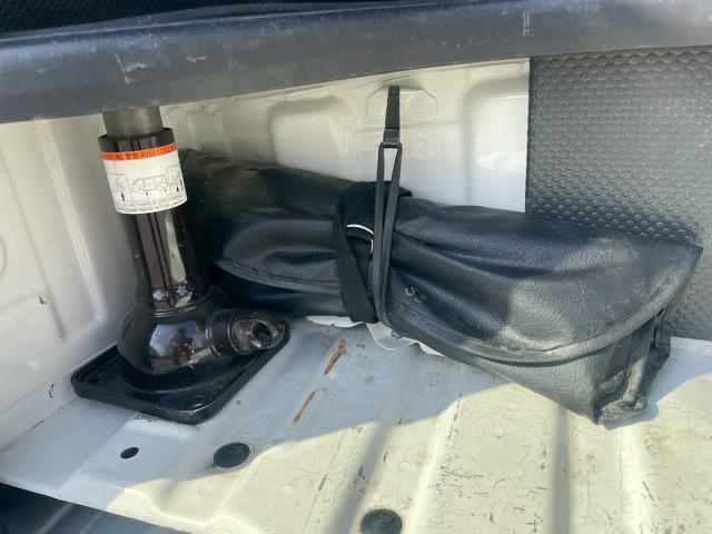 ハイエースバン ＤＸ　ＧＬパッケージ　ＬＥＤヘッドライト・衝突軽減ブレーキ・助手席エアバック・バックカメラ・ナビ・Ｂｌｕｅｔｏｏｔｈ・オートヘッドライト・トヨタセーフティセンス・ビルトインＥＴＣ・ＤＶＤ・ＣＤ・両側スライドドア（66枚目）