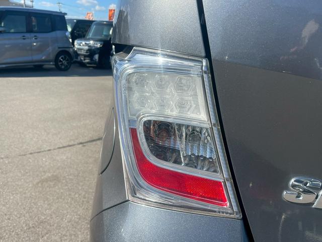 フリードスパイクハイブリッド 　純正ギャザ－ズナビ・ＤＶＤ・ＣＤ・ＵＳＢ・ＡＭ・ＦＭ・ＥＴＣ車載器・ワンセグ・エアコン・両側スライドドア・横滑り防止・ヘッドライトレベライザー・キーレスキー・（16枚目）