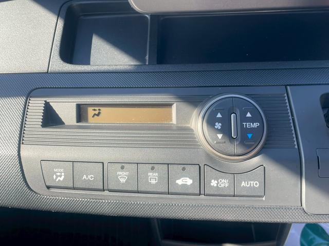 フリードスパイクハイブリッド 　純正ギャザ－ズナビ・ＤＶＤ・ＣＤ・ＵＳＢ・ＡＭ・ＦＭ・ＥＴＣ車載器・ワンセグ・エアコン・両側スライドドア・横滑り防止・ヘッドライトレベライザー・キーレスキー・（24枚目）