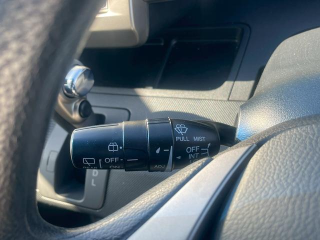 フリードスパイクハイブリッド 　純正ギャザ－ズナビ・ＤＶＤ・ＣＤ・ＵＳＢ・ＡＭ・ＦＭ・ＥＴＣ車載器・ワンセグ・エアコン・両側スライドドア・横滑り防止・ヘッドライトレベライザー・キーレスキー・（28枚目）