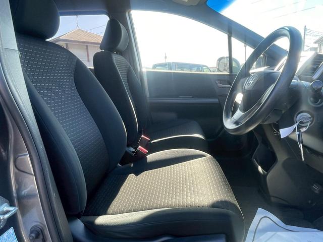 フリードスパイクハイブリッド 　純正ギャザ－ズナビ・ＤＶＤ・ＣＤ・ＵＳＢ・ＡＭ・ＦＭ・ＥＴＣ車載器・ワンセグ・エアコン・両側スライドドア・横滑り防止・ヘッドライトレベライザー・キーレスキー・（39枚目）