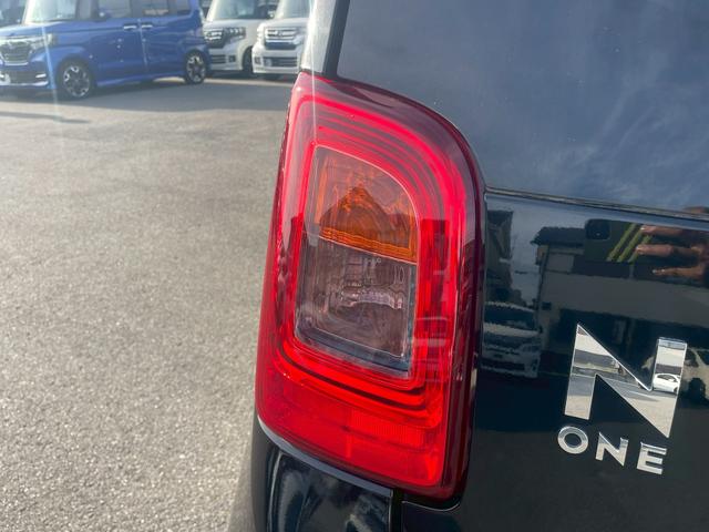 N-ONE プレミアム ナビ・バックカメラ・シートカバー・Bluetooth・DVD・CD・TV・ETC・ディスチャージドランプ・プッシュスタート・オートエアコン・フォグライト・ベンチシート・スマートキー・ステリモ(20枚目)