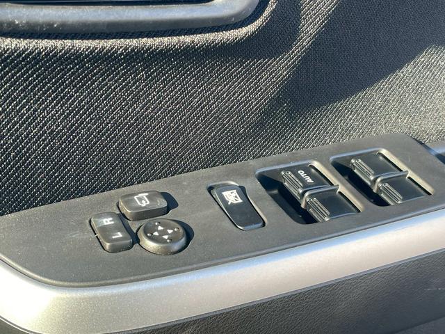 ソリオバンディット ハイブリッドＳＶ　故障診断書付・純正ナビ・パワースライドドア・シートヒーター・ビルトインＥＴＣ・プッシュスタート・ＨＩＤ・フォグライト・ＤＶＤ・両側スライドドア・オートライト・オートエアコン（36枚目）