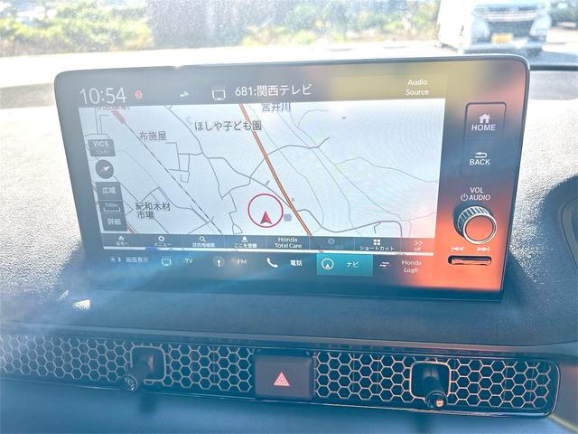 シビック タイプＲ　レーシングブラックパッケージ　タイプＲ　６速マニュアル　純正９インチコネクトナビ　フルセグＴＶ　ブルートゥース　　バックカメラ　ＥＴＣ２．０　ＬＥＤオートライト　ブラインドスポット　禁煙車　Ｐセンサー　ターボ（26枚目）