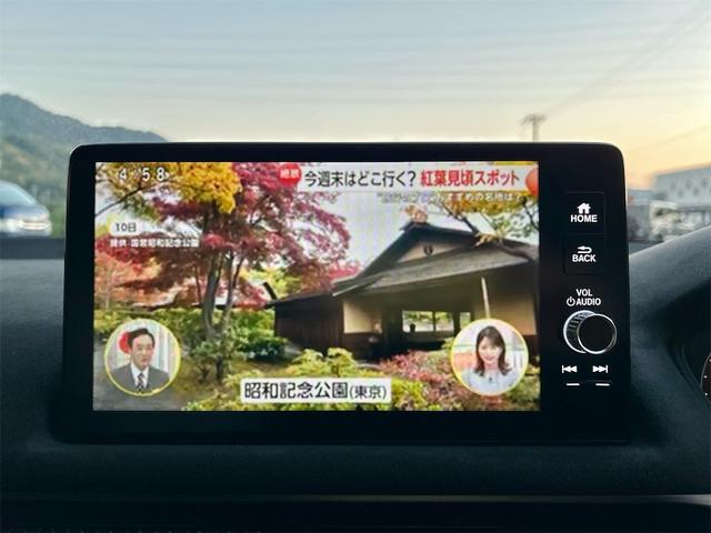 シビック タイプＲ　レーシングブラックパッケージ　タイプＲ　６速マニュアル　純正９インチコネクトナビ　フルセグＴＶ　ブルートゥース　　バックカメラ　ＥＴＣ２．０　ＬＥＤオートライト　ブラインドスポット　禁煙車　Ｐセンサー　ターボ（28枚目）