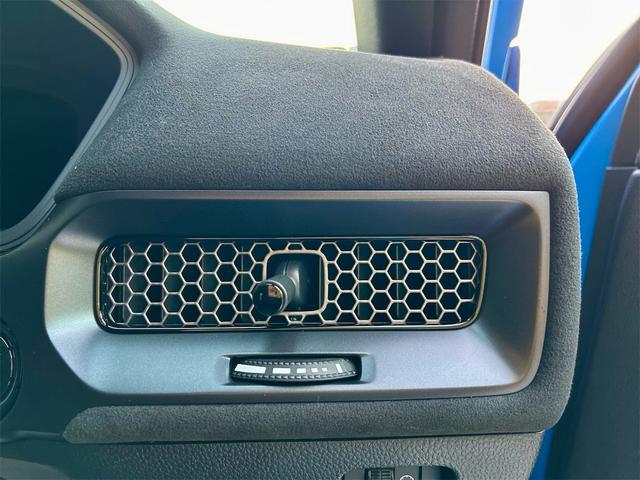 シビック タイプＲ　レーシングブラックパッケージ　タイプＲ　６速マニュアル　純正９インチコネクトナビ　フルセグＴＶ　ブルートゥース　　バックカメラ　ＥＴＣ２．０　ＬＥＤオートライト　ブラインドスポット　禁煙車　Ｐセンサー　ターボ（32枚目）