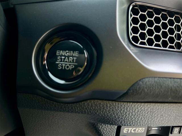 シビック タイプＲ　レーシングブラックパッケージ　タイプＲ　６速マニュアル　純正９インチコネクトナビ　フルセグＴＶ　ブルートゥース　　バックカメラ　ＥＴＣ２．０　ＬＥＤオートライト　ブラインドスポット　禁煙車　Ｐセンサー　ターボ（33枚目）