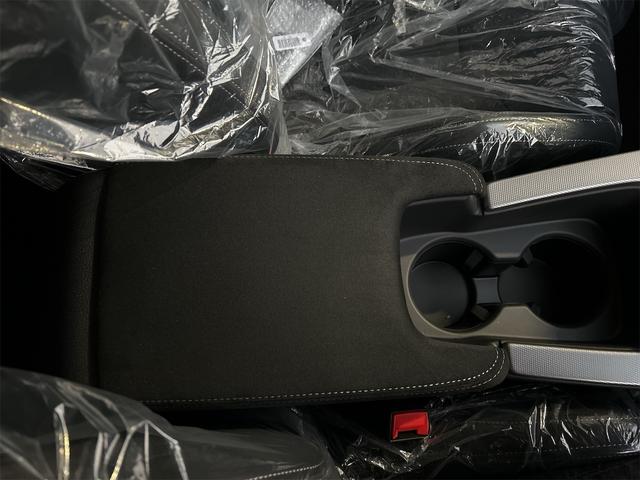 シビック タイプＲ　レーシングブラックパッケージ　タイプＲ　６速マニュアル　純正９インチコネクトナビ　フルセグＴＶ　ブルートゥース　　バックカメラ　ＥＴＣ２．０　ＬＥＤオートライト　ブラインドスポット　禁煙車　Ｐセンサー　ターボ（41枚目）