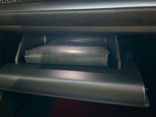 シビック タイプＲ　レーシングブラックパッケージ　タイプＲ　６速マニュアル　純正９インチコネクトナビ　フルセグＴＶ　ブルートゥース　　バックカメラ　ＥＴＣ２．０　ＬＥＤオートライト　ブラインドスポット　禁煙車　Ｐセンサー　ターボ（45枚目）