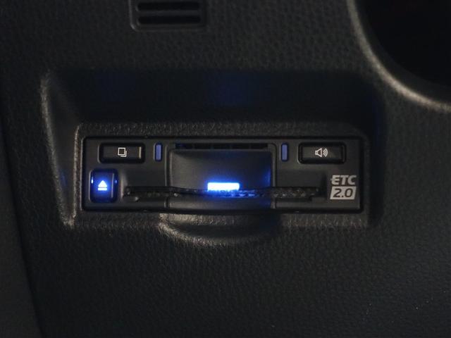 ノア ハイブリッドＺ　フルセグ　メモリーナビ　ＤＶＤ再生　ミュージックプレイヤー接続可　後席モニター　バックカメラ　衝突被害軽減システム　ＥＴＣ　両側電動スライド　ＬＥＤヘッドランプ　乗車定員７人　３列シート（21枚目）