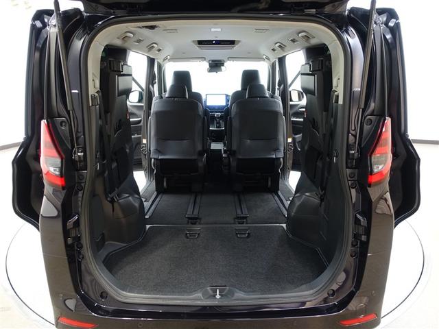 ノア ハイブリッドＺ　フルセグ　メモリーナビ　ＤＶＤ再生　ミュージックプレイヤー接続可　後席モニター　バックカメラ　衝突被害軽減システム　ＥＴＣ　両側電動スライド　ＬＥＤヘッドランプ　乗車定員７人　３列シート（30枚目）