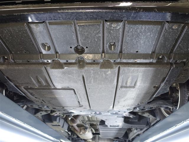 ノア ハイブリッドＺ　フルセグ　メモリーナビ　ＤＶＤ再生　ミュージックプレイヤー接続可　後席モニター　バックカメラ　衝突被害軽減システム　ＥＴＣ　両側電動スライド　ＬＥＤヘッドランプ　乗車定員７人　３列シート（35枚目）