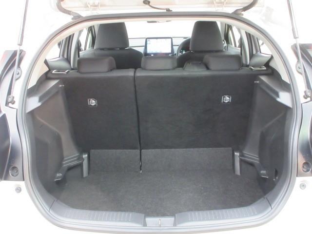 アクア Ｚ　メモリーナビ　バックカメラ　衝突被害軽減システム　ＥＴＣ　ＬＥＤヘッドランプ　アイドリングストップ（28枚目）