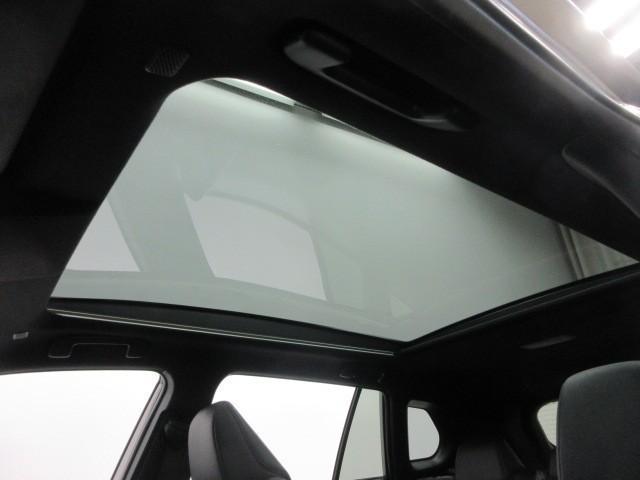 カローラクロス ハイブリッド　Ｚ　サンルーフ　メモリーナビ　バックカメラ　衝突被害軽減システム　ＥＴＣ　ＬＥＤヘッドランプ（12枚目）