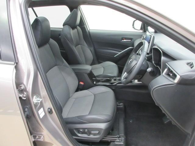 カローラクロス ハイブリッド　Ｚ　サンルーフ　メモリーナビ　バックカメラ　衝突被害軽減システム　ＥＴＣ　ＬＥＤヘッドランプ（30枚目）