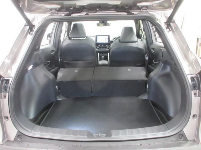 カローラクロス ハイブリッド　Ｚ　サンルーフ　メモリーナビ　バックカメラ　衝突被害軽減システム　ＥＴＣ　ＬＥＤヘッドランプ（35枚目）