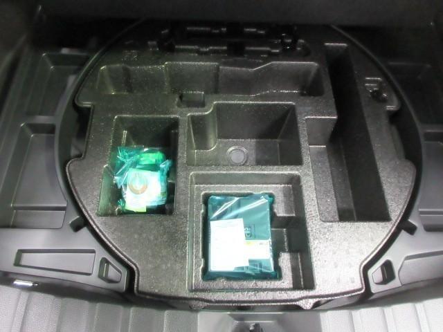 カローラクロス ハイブリッド　Ｚ　サンルーフ　メモリーナビ　バックカメラ　衝突被害軽減システム　ＥＴＣ　ＬＥＤヘッドランプ（36枚目）