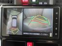 パノラミックビューモニター付きです。車両を上から見たような映像をディスプレイオーディオ画面に表示。運転席からの目視だけでは見にくい、車両周辺の状況をリアルタイムでしっかり確認できます。