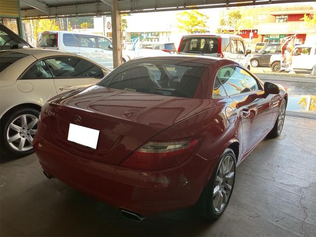 ＳＬＫ ＳＬＫ２００ブルーエフィシェンシー　運転席助手席サイドエアバッグ／盗難防止システム／皮シート／バックカメラ／ドライブレコーダー／ＣＤ／修復歴なし／走行距離２４，０００ｋｍ（5枚目）