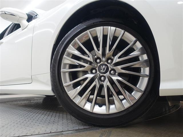 �����z�C�[���𑕒����Ă���A���x�E�f�U�C�����Ƃ��ɗD��Ă���܂���