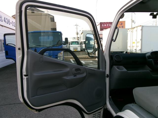 トヨエース 　１．２ｔ９尺低床平ボディ　ＡＴ車　３，０００ｃｃディーゼルターボ　エアコン　パワステ　パワーウィンドウ　エアーバック　集中ロック　ＥＴＣ　社外ナビ　スタッドレスタイヤ　外装仕上げ済み　リースアップ車（14枚目）