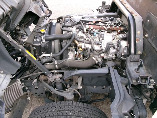 トヨエース 　１．２ｔ９尺低床平ボディ　ＡＴ車　３，０００ｃｃディーゼルターボ　エアコン　パワステ　パワーウィンドウ　エアーバック　集中ロック　ＥＴＣ　社外ナビ　スタッドレスタイヤ　外装仕上げ済み　リースアップ車（25枚目）