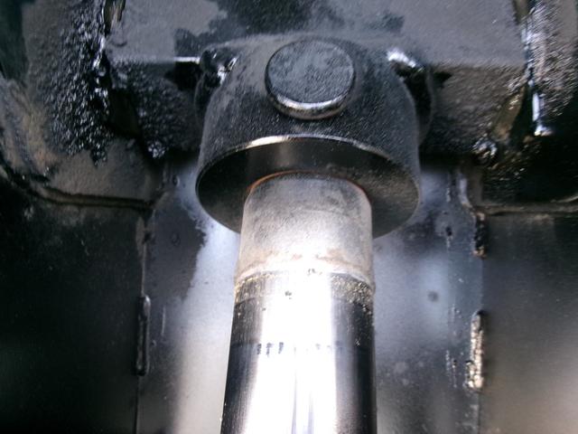 デュトロ 　３ｔ４ナンンバー全低床ダンプ　５Ｆ　電格ミラー　集中ロック　４，０００ｃｃディーゼルターボ　エアコン　パワステ　パワーウィンドウ　エアーバック　ＥＳ　ＥＴＣ　外装仕上げ済み　旧レンタカー（18枚目）