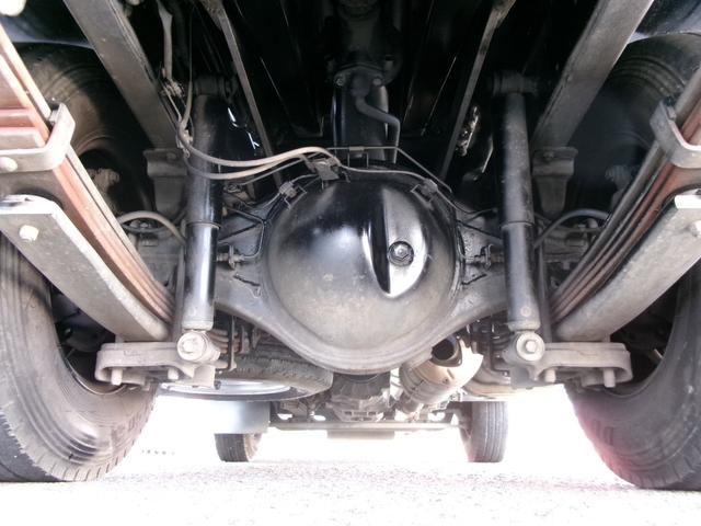 デュトロ 　３ｔ４ナンンバー全低床ダンプ　５Ｆ　電格ミラー　集中ロック　４，０００ｃｃディーゼルターボ　エアコン　パワステ　パワーウィンドウ　エアーバック　ＥＳ　ＥＴＣ　外装仕上げ済み　旧レンタカー（22枚目）