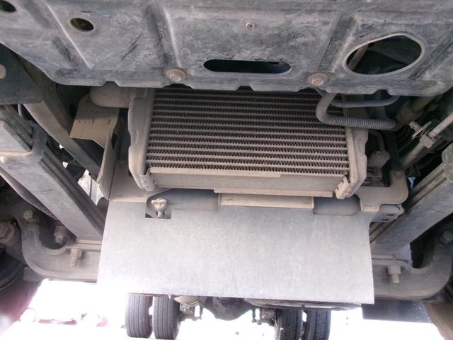 デュトロ 　３ｔ４ナンンバー全低床ダンプ　５Ｆ　電格ミラー　集中ロック　４，０００ｃｃディーゼルターボ　エアコン　パワステ　パワーウィンドウ　エアーバック　ＥＳ　ＥＴＣ　外装仕上げ済み　旧レンタカー（23枚目）