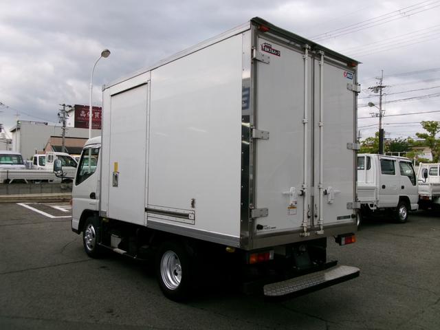 ＮＴ４５０アトラス 　２ｔ全低床中温冷蔵冷凍車　サイドドア　ＡＴ車（デュオニック２．０）　電格ミラー　キーレス　カラ－バックモニター　ＥＴＣ　３，０００ｃｃディーゼルターボ　リースアップ車（4枚目）