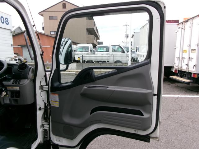 ＮＴ４５０アトラス 　２ｔ全低床中温冷蔵冷凍車　サイドドア　ＡＴ車（デュオニック２．０）　電格ミラー　キーレス　カラ－バックモニター　ＥＴＣ　３，０００ｃｃディーゼルターボ　リースアップ車（12枚目）