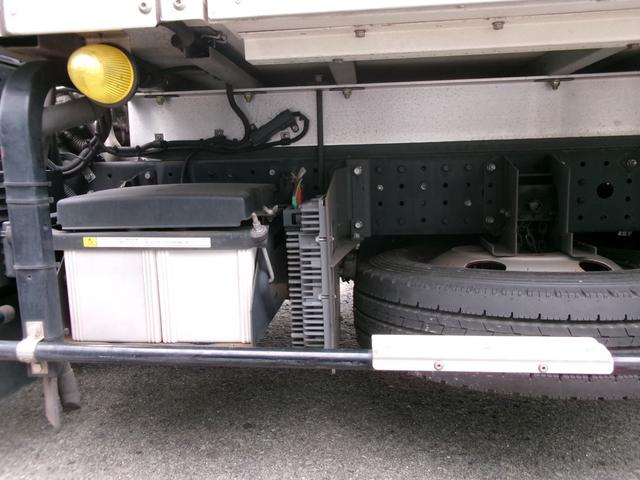 ＮＴ４５０アトラス 　２ｔ全低床中温冷蔵冷凍車　サイドドア　ＡＴ車（デュオニック２．０）　電格ミラー　キーレス　カラ－バックモニター　ＥＴＣ　３，０００ｃｃディーゼルターボ　リースアップ車（33枚目）