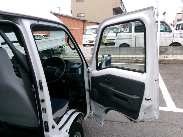 サンバーバン 　トランスポーター　ＡＴ車　エアコン　パワステ　パワーウィンドウ　エアーバック　キーレス　リースアップ車（7枚目）